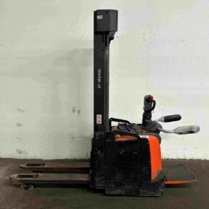 Ηλεκτροκίνητο Stacker διπλής ανύψωσης με πλατφόρμα – Toyota Spe140