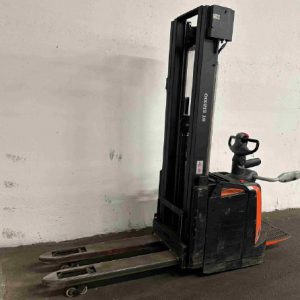 Ηλεκτροκίνητο Stacker διπλής ανύψωσης με πλατφόρμα – Toyota Spe140