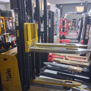 Ηλεκτροκίνητο Stacker με πλατφόρμα - Yale MS15X IL